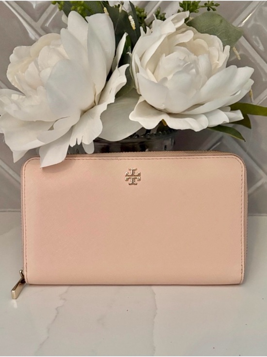 Tory Burch Handbags - TORY BURCH Saffiano Leather Continental Wallet